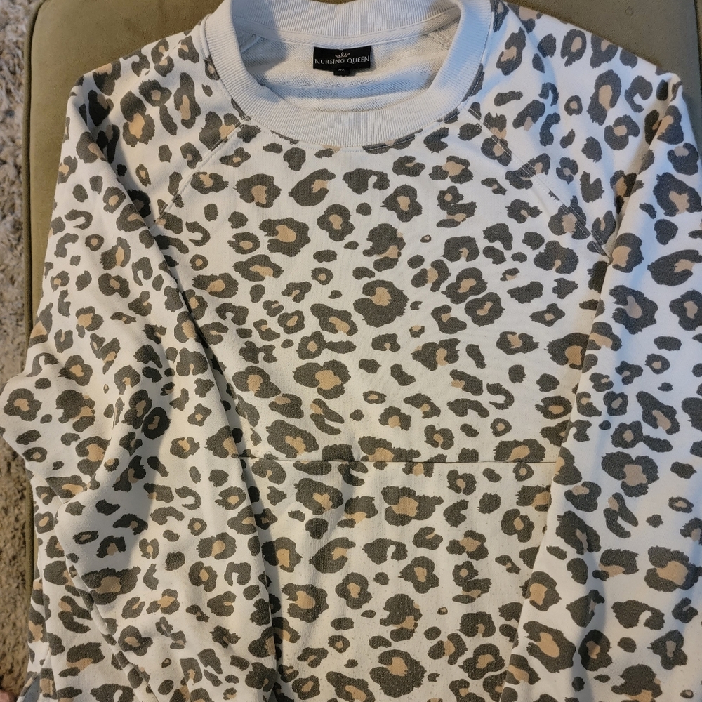 Nursing Queen sweatshirt
